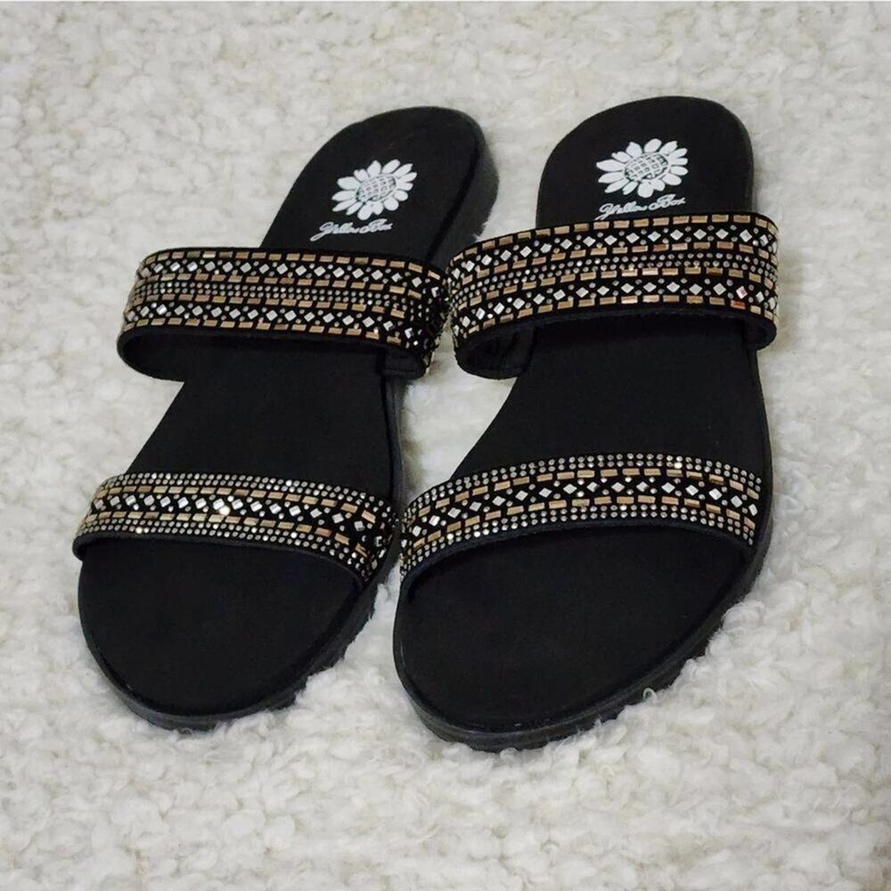 Yellow Box Delfie Metallic Multi strap sandal size 9.5 new!!!